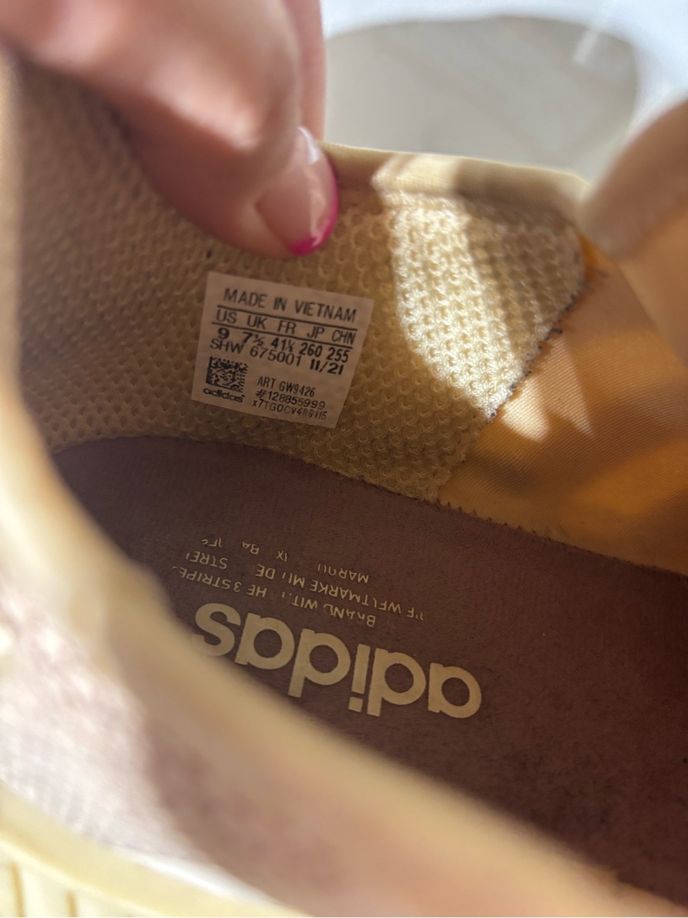 adidas Women’s Cream Sneakers with Blush Pink Laces - Picture 5 of 6